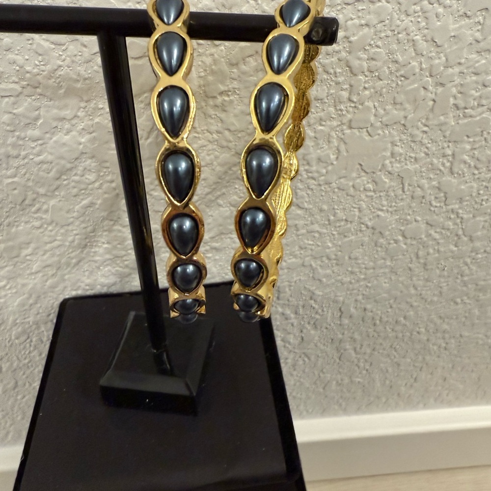 Elegant Gold and Black Women's Jewelry Set